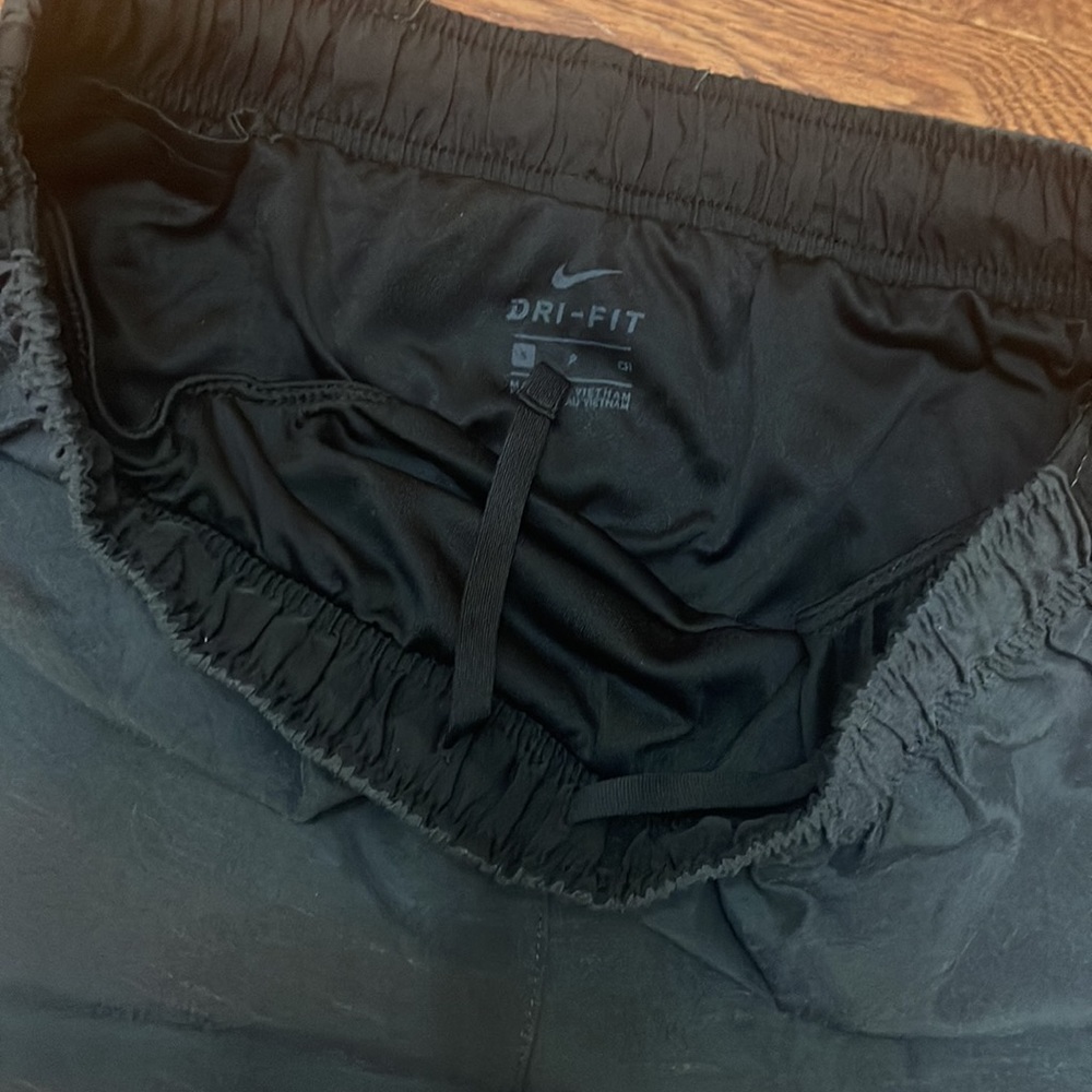 Nike running shorts - Picture 2 of 3